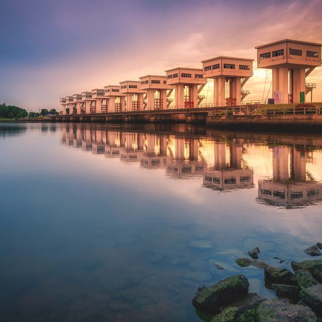 utho-wipat-prasit-floodgates-sunset-pak-phanang-nakhon-si-thammarat-thailand